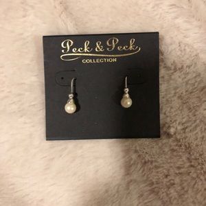 Women’s Pearl Earrings